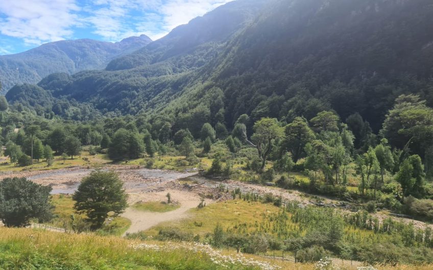 Se vende terreno de 50 hás. En Patagonia Chilena