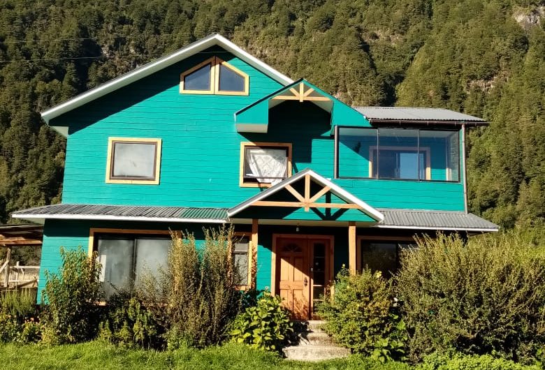 SE VENDE PARCELA CON CASA HABITACION EN UN ENTORNO NATURAL