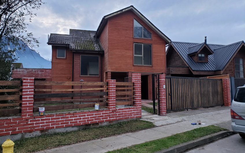 VENDE PROPIEDAD HABITACIONAL EN PATAGONIA CHILENA.                                                                                                                                                                                                                                                                                                                                                                                                                                                                                                                                                                                                                                 