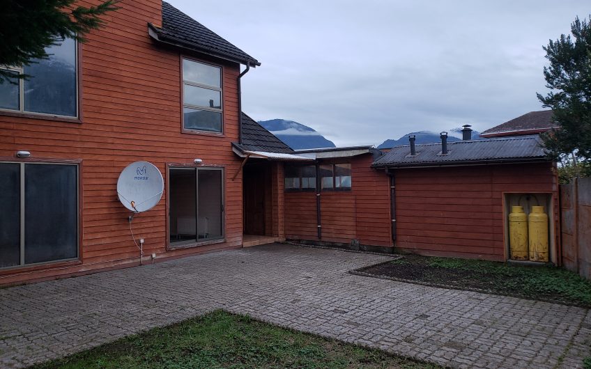 VENDE PROPIEDAD HABITACIONAL EN PATAGONIA CHILENA.                                                                                                                                                                                                                                                                                                                                                                                                                                                                                                                                                                                                                                 
