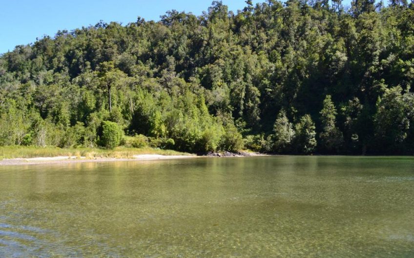 SE VENDE TERRENO DE 3 HECTÁREAS EN SECTOR BAHIA PLAYAS BLANCAS                                    FIORDO AYSÉN – PATAGONIA CHILENA