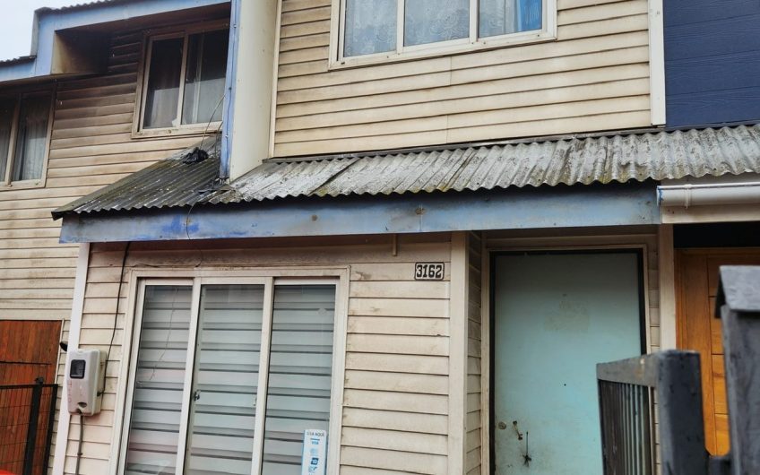 SE VENDE CASA HABITACIÓN EN LA CIUDAD DE COYHAIQUE .