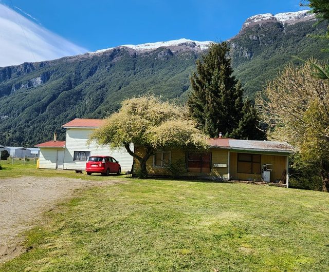 SE VENDE PARCELA CON CASA HABITACIÓN.