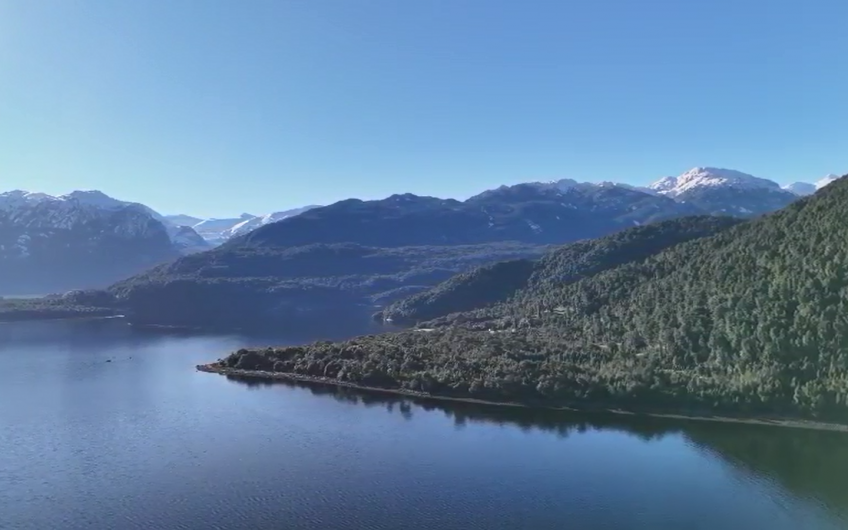 🌿 EXCLUSIVO CAMPO EN EL CANAL PUYUHUAPI – SECTOR SENO QUEULAT🌿