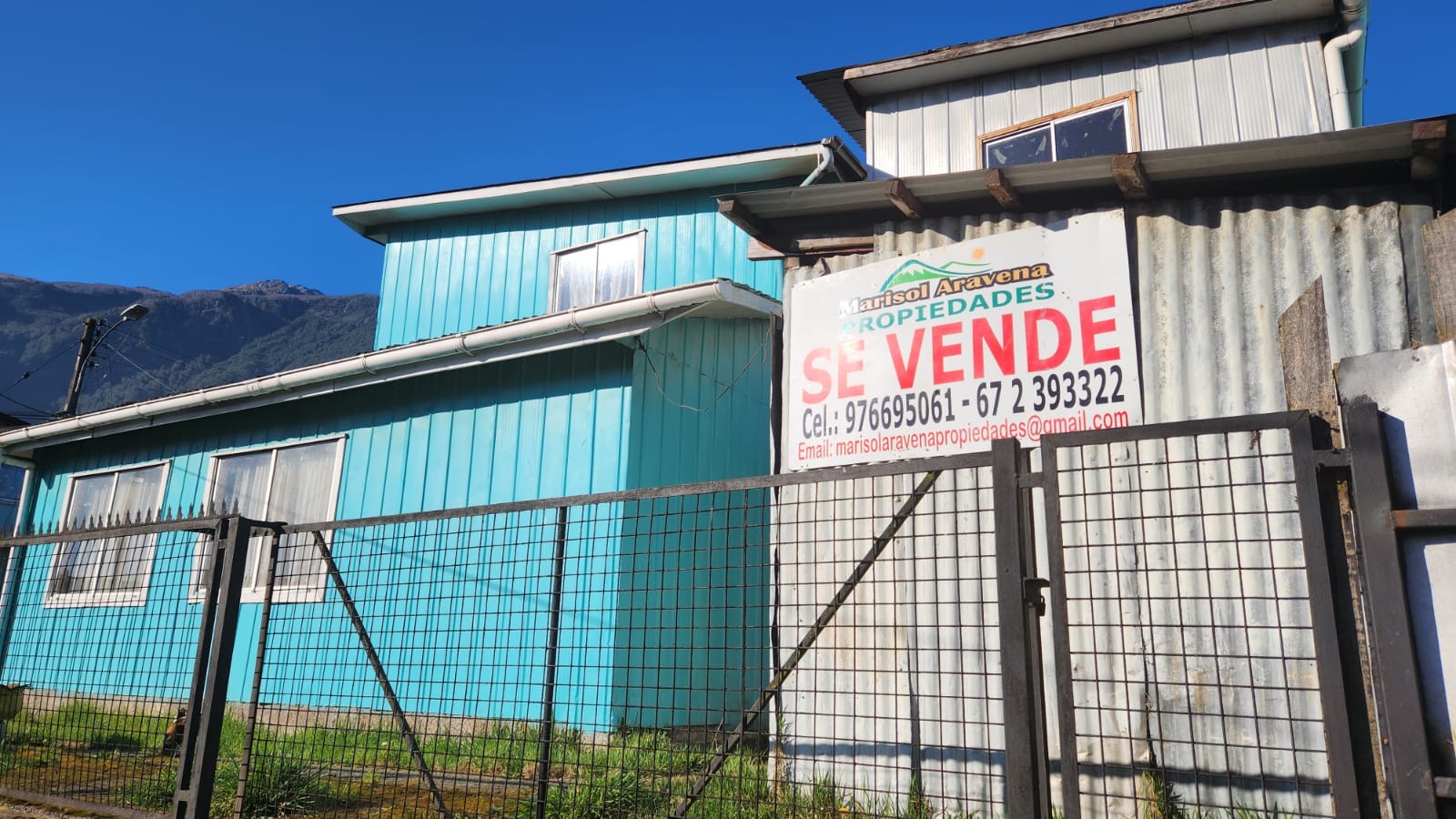 Image of the house and cabin emphasizing their location and natural surroundings.