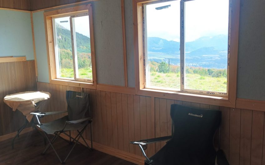 PROPIEDAD EN VENTA – CABAÑA EN PACELA DE 5000 m².